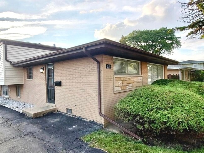 Foto del edificio - 2140 Eastview Dr