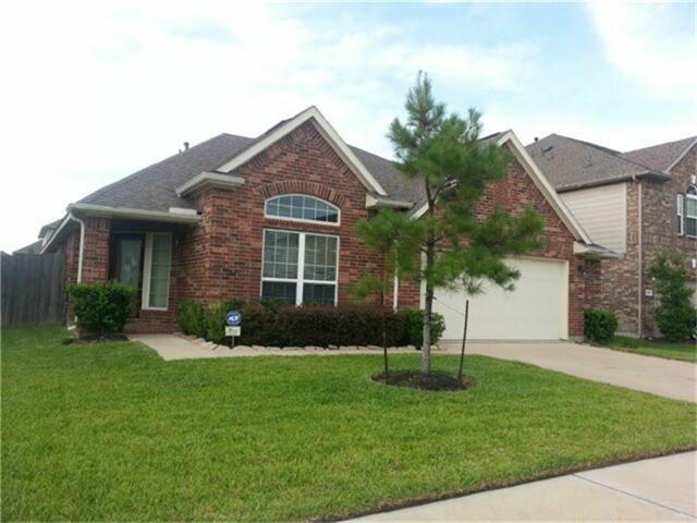 Foto principal - 16906 Langham Crossing Ln