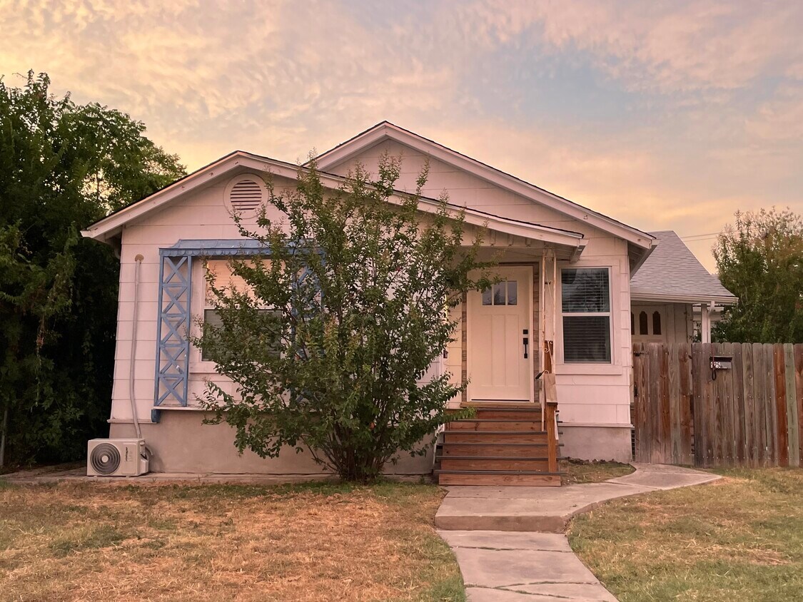 927 Donaldson Ave, San Antonio, TX 78228 House Rental in San Antonio