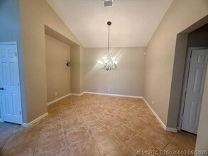 Building Photo - 4645 SE Bridgetown Ct