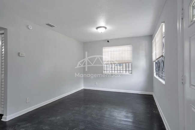 Building Photo - 1839 W 30th St