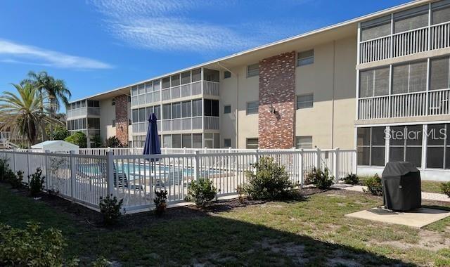 Foto del edificio - 3751 S School Ave