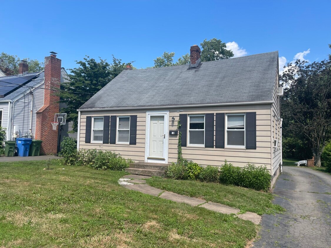 Primary Photo - 63 Thompson St