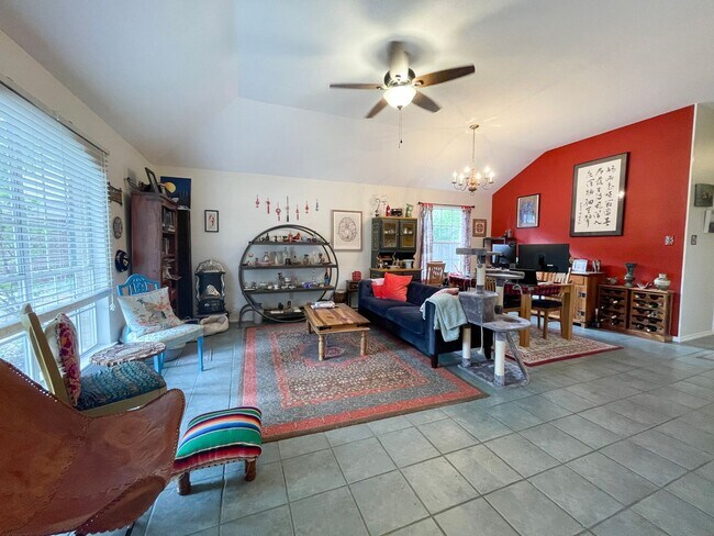 Foto del edificio - Rental Home in Helotes Available for July ...
