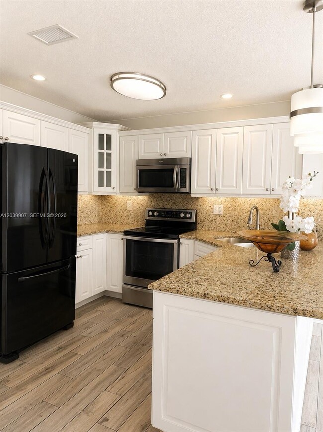 Foto del edificio - 8851 NW 119th St