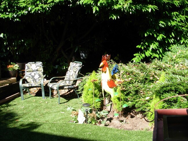 Courtyard - 5446 Fauntleroy Way SW