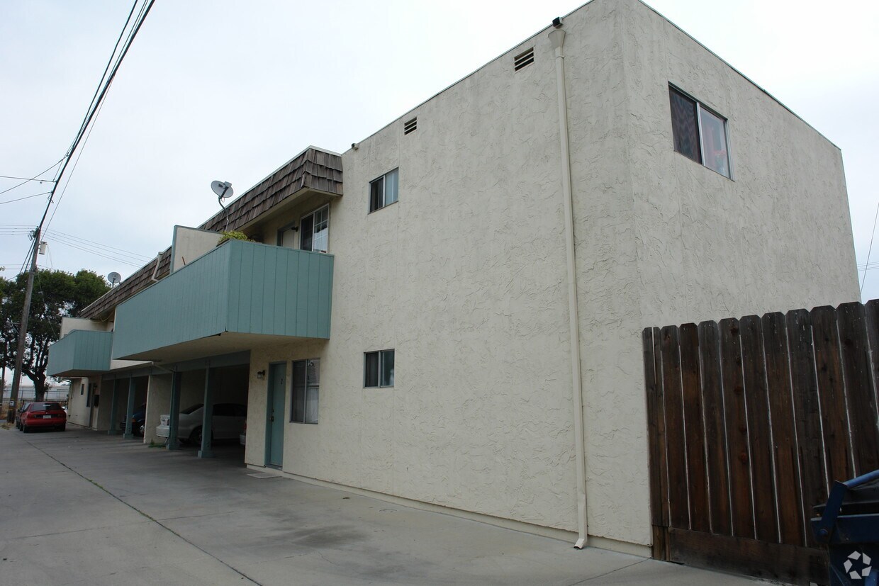 Building Photo - 132 E Gabilan St