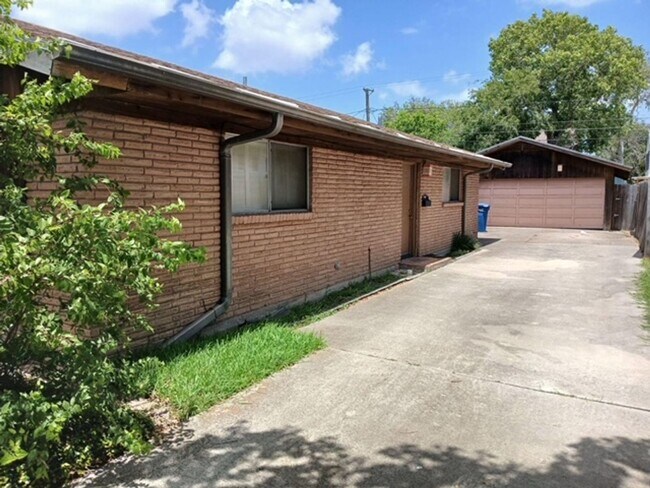 Foto del edificio - 330 Louisiana Ave