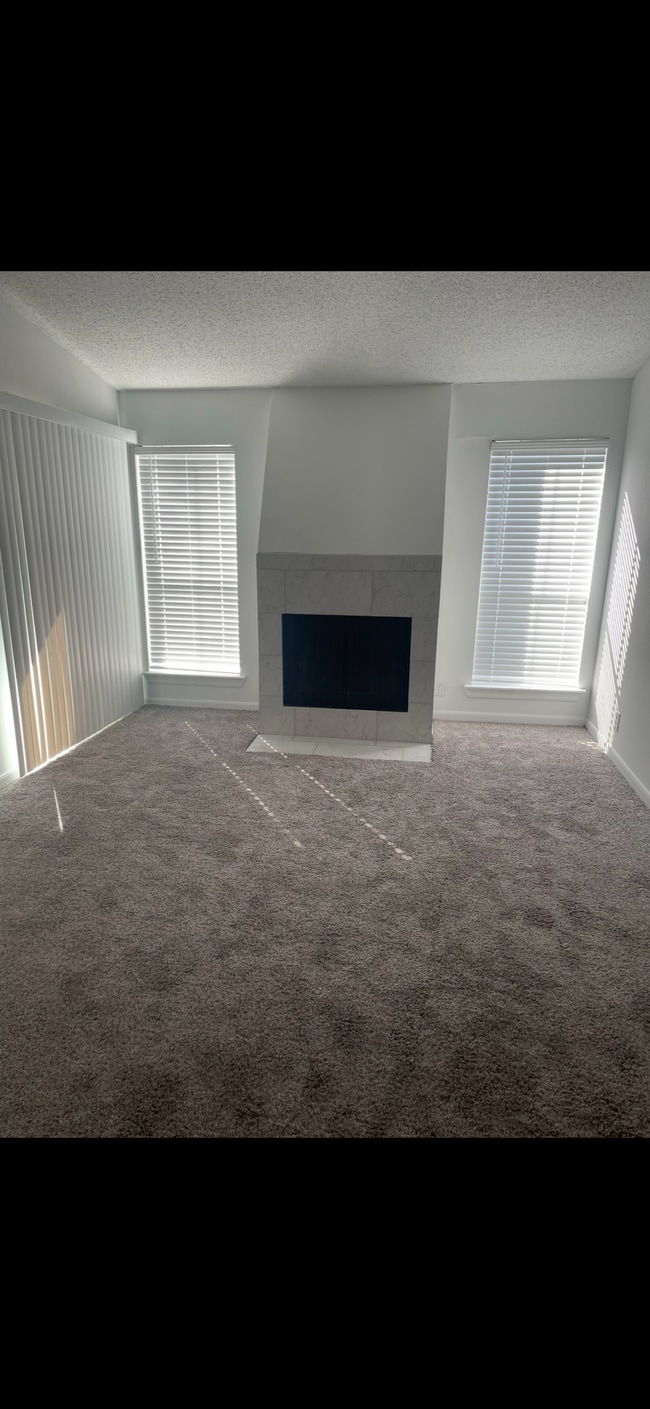 Building Photo - 3730 Thistlemont Dr