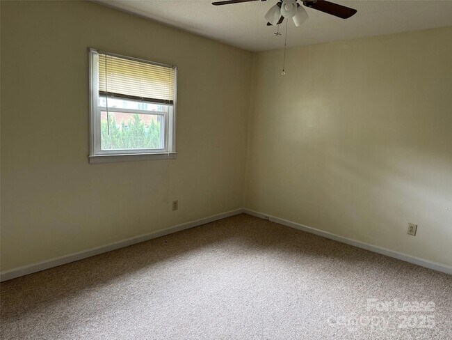 Foto del edificio - 1237 15th Ave NW