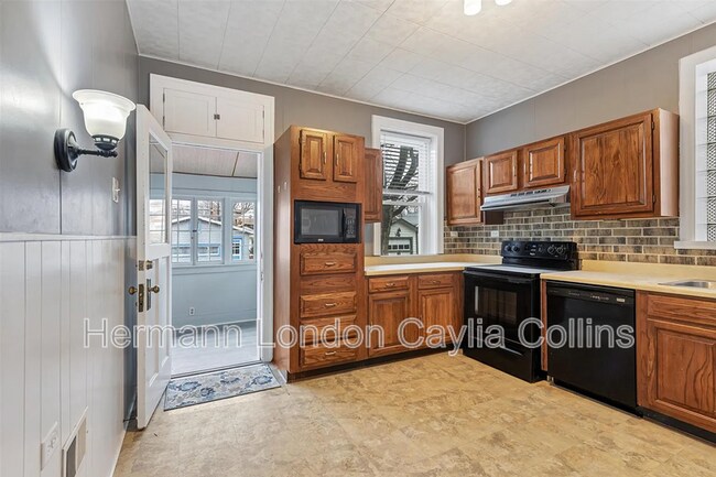 Foto del edificio - 5208 Robert Ave