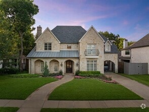 Building Photo - 6815 Park Ln