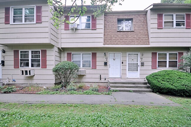 Building Photo - 41 Ridge Rd
