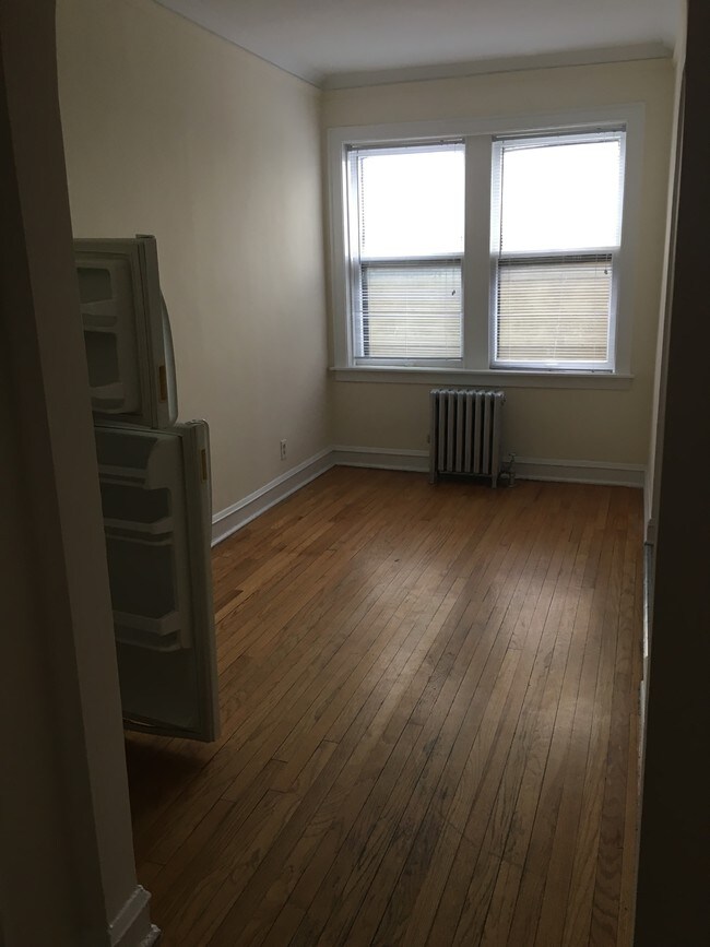 Foto del edificio - 5047 W Fullerton Ave