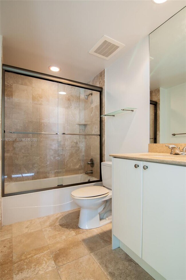 Foto del edificio - 1745 E Hallandale Beach Blvd