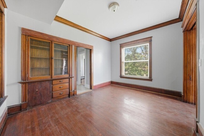 Building Photo - 7056 S Parnell Ave