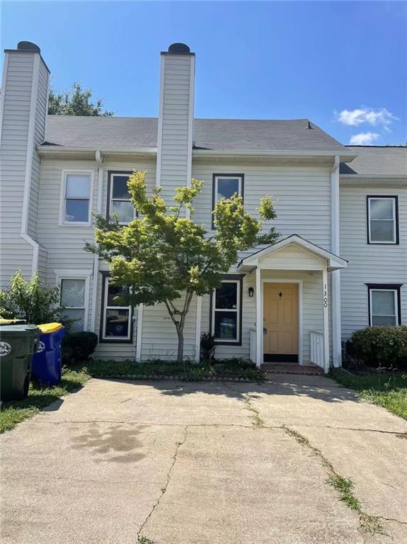 Foto principal - 1300 Kennesaw Trace Ct