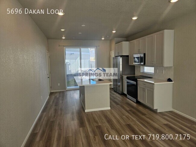 Foto del edificio - 5696 Dakan Lp