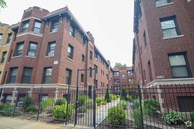 Building Photo - 2645 N Spaulding Ave