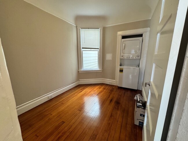 Building Photo - 523 Natoma-523B