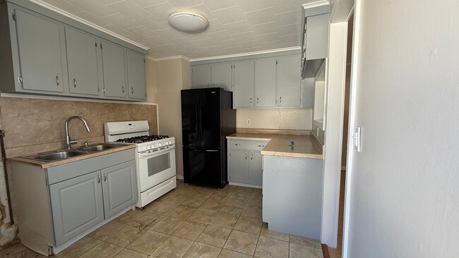 Building Photo - 78 Willard St