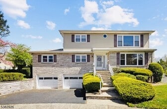 Building Photo - 26 Pilgrim Ct