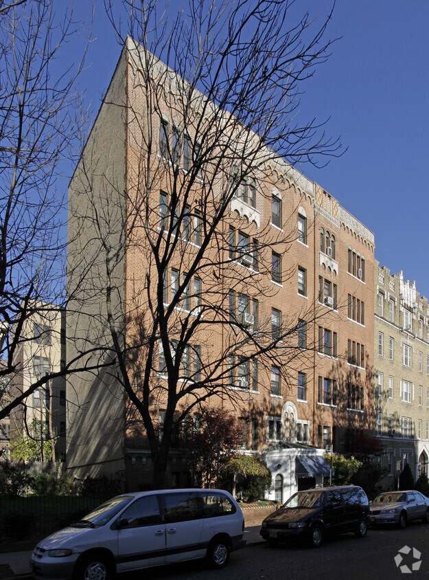Primary Photo - 36 Duncan Ave