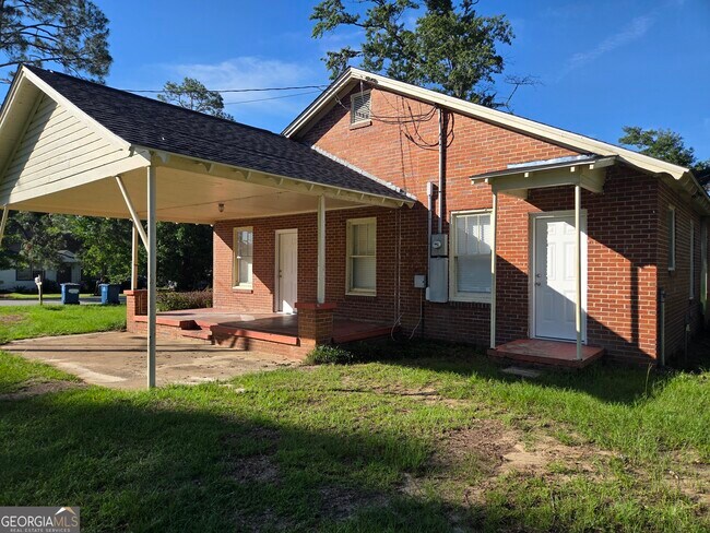 Building Photo - 701 Green St