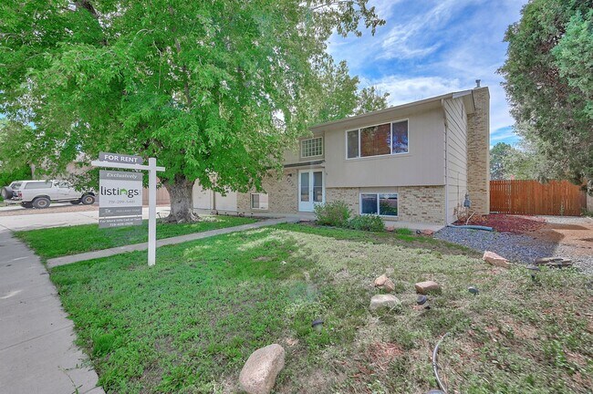 Foto del edificio - Spacious Home in Rustic Hills!