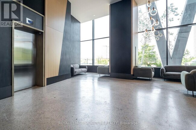 Building Photo - 2920 Hwy 7