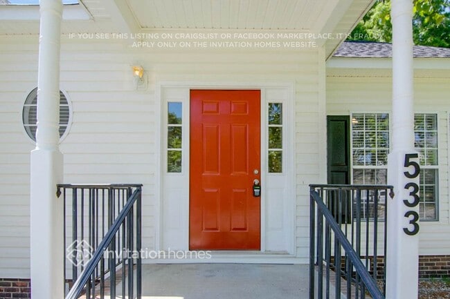 Building Photo - 533 Hanska Way