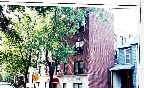 Building Photo - 640 W Briar St