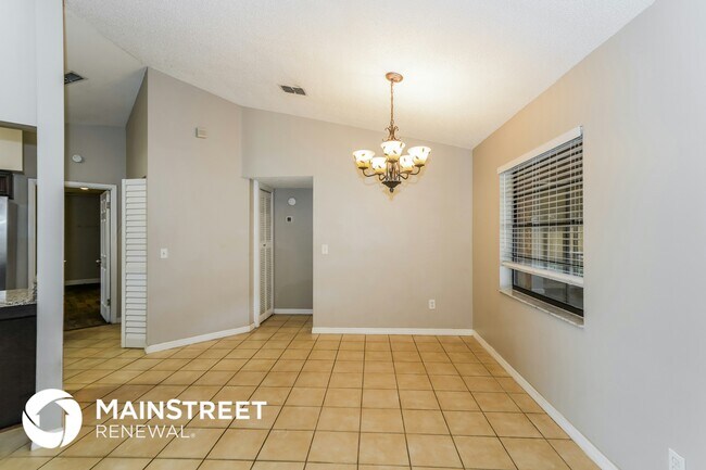 Foto del edificio - 1805 Lk Crst Ave