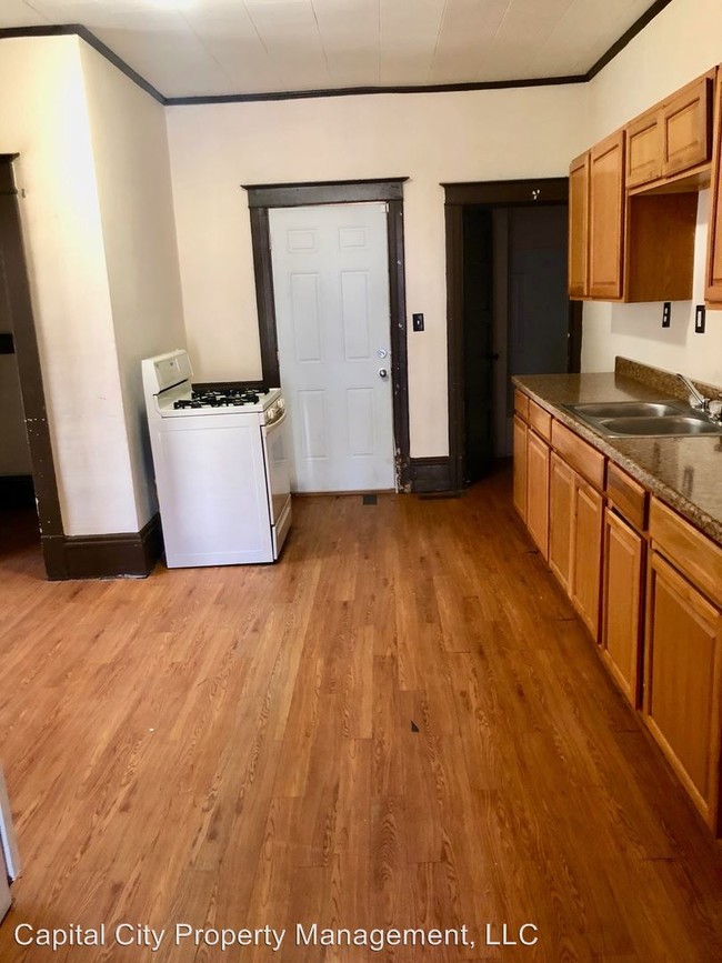 Building Photo - 3 br, 1 bath House - 1428 E. Carpenter St.