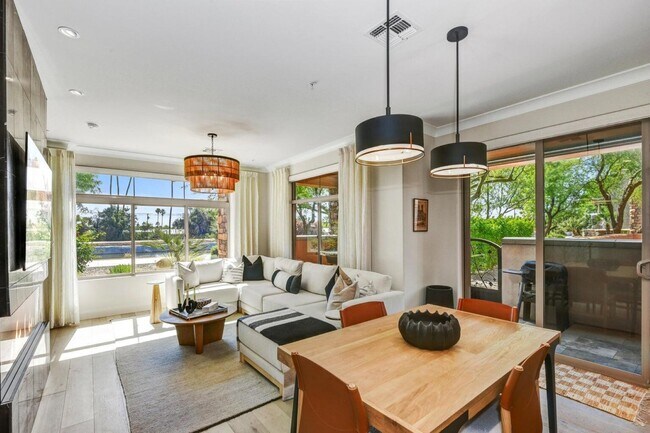 Foto del edificio - 4909 N Woodmere Fairway