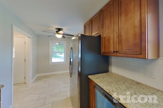Foto del edificio - 3809 Hampshire Ave N