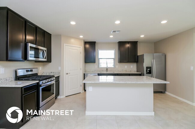 Building Photo - 8221 W Albeniz Pl