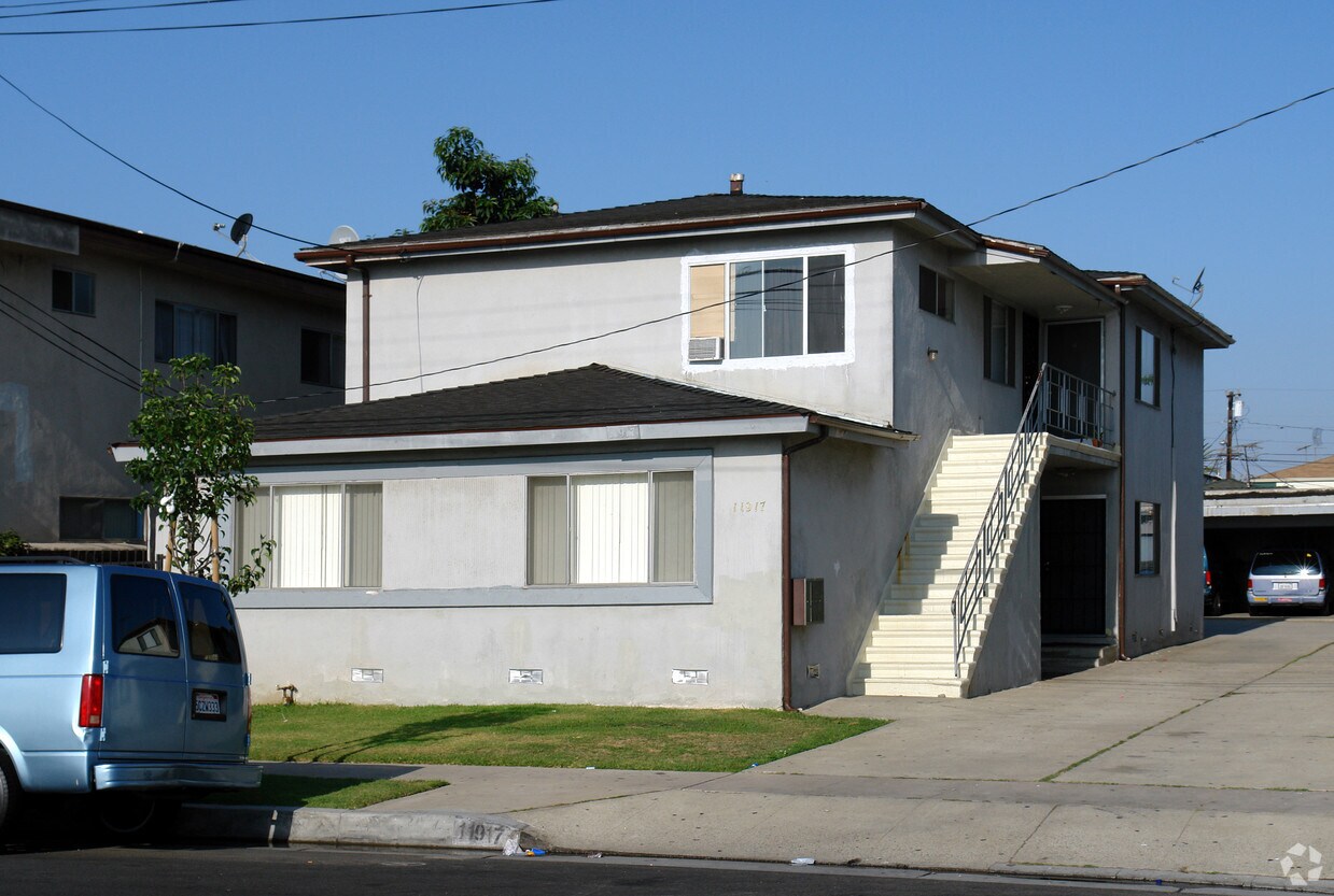 Foto principal - 11917 Grevillea Ave
