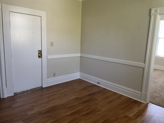 Foto del edificio - 1 Bedroom Upstairs Apartment on Napa Street