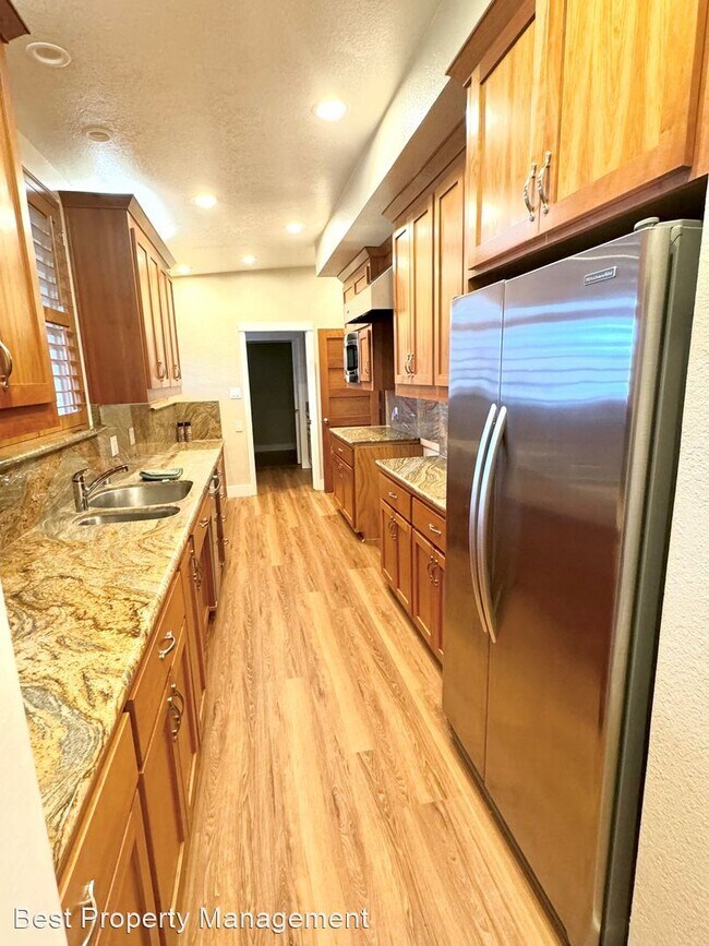 Foto del edificio - 3 br, 2 bath House - 220 Rolando Ave