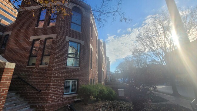 Building Photo - 4822 Hampden Ln
