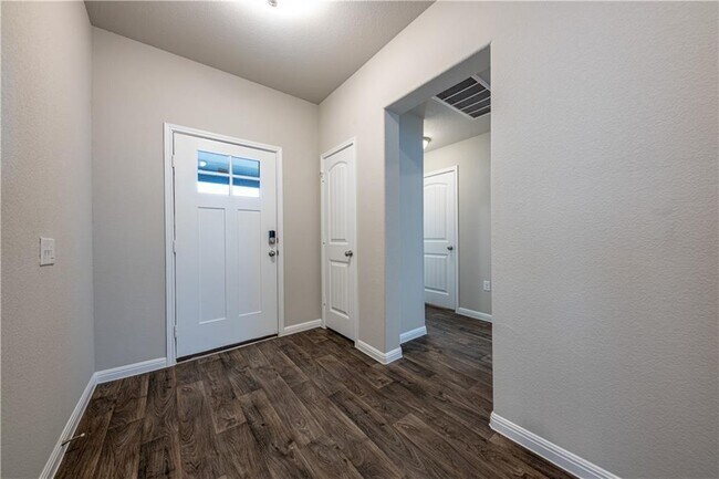 Building Photo - 1512 Fort Dessau Rd