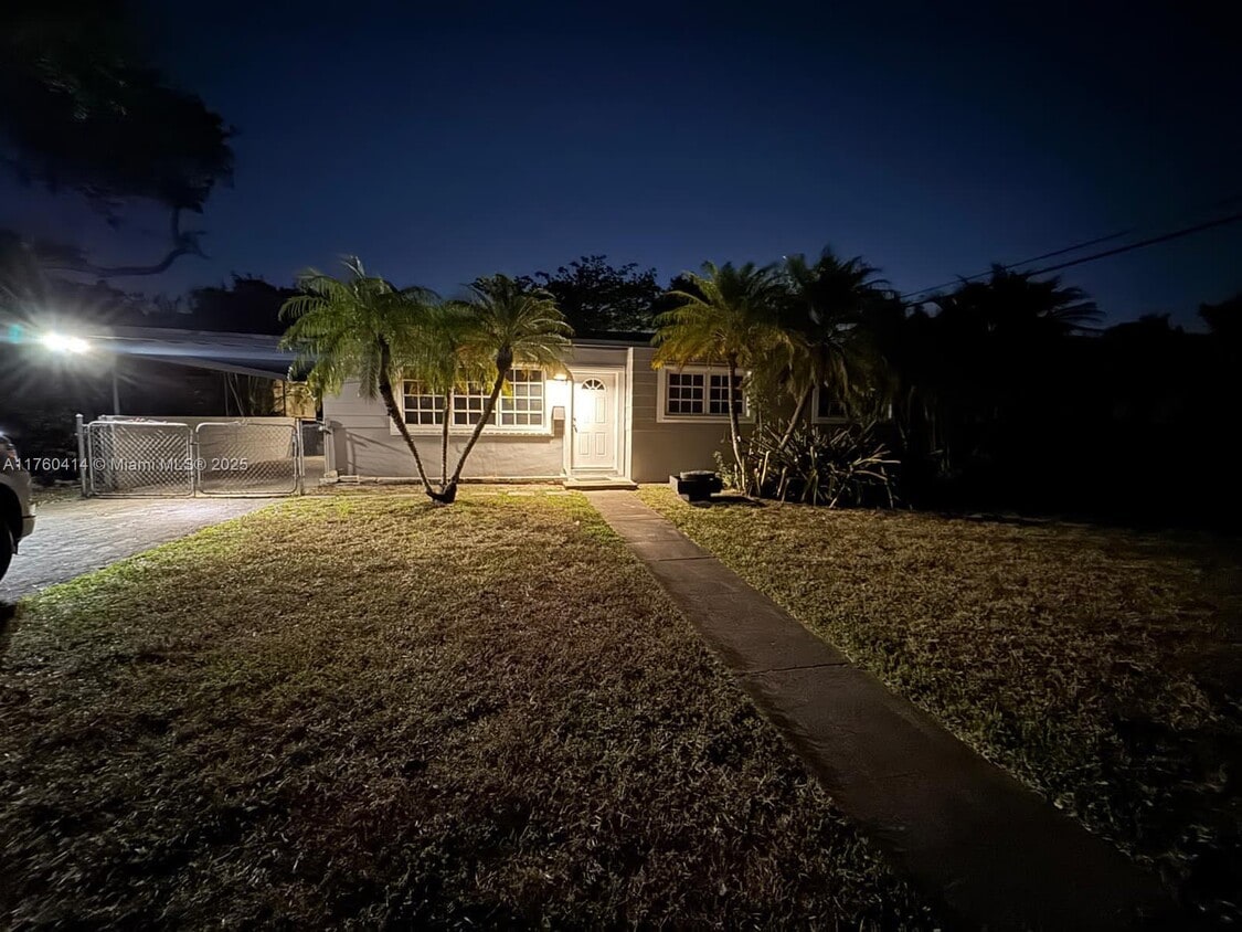 Foto principal - 8645 SW 127th St