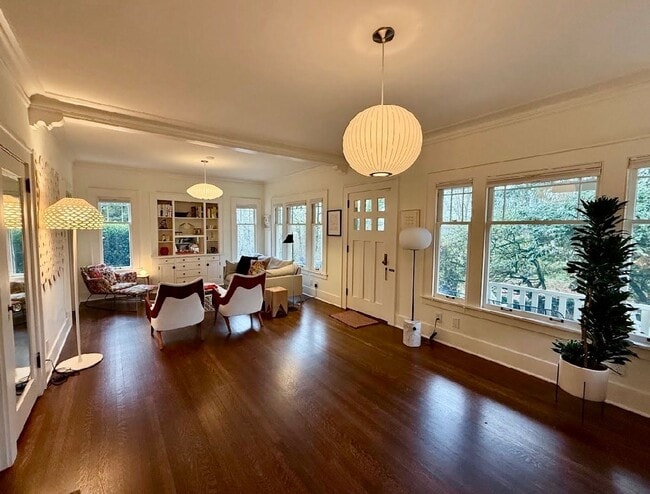 Building Photo - Beacon Hill Home