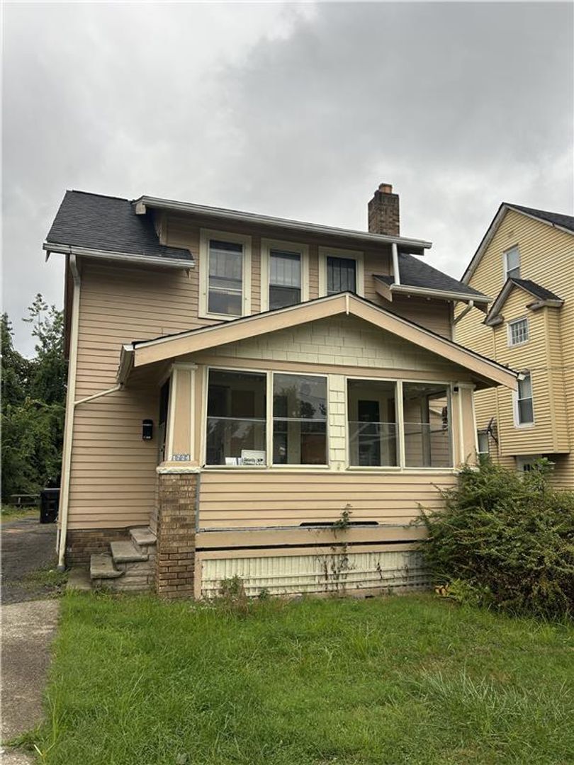 1724 Cliffview Rd Cleveland, OH 44112 – photo 1