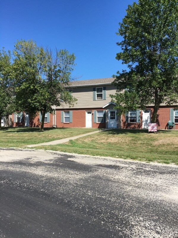 106 2nd Gate, Gridley, IL 61744 Room for Rent in Gridley, IL