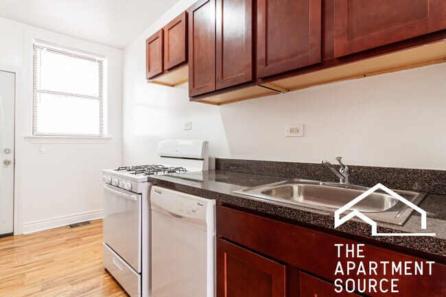 Foto del edificio - 820 W Waveland Ave