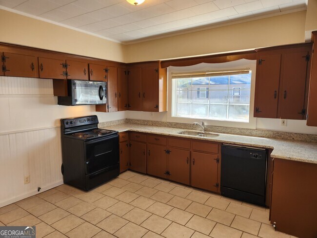 Foto del edificio - 260 E 3rd St NE