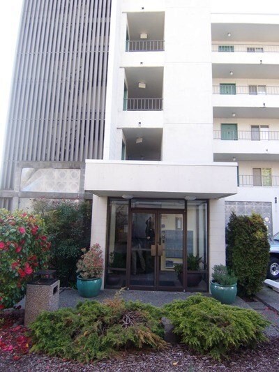 Foto del edificio - 5200 University Way NE