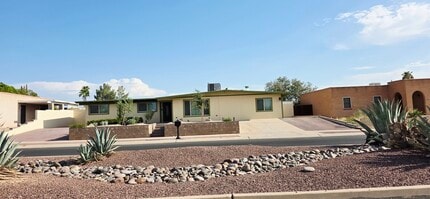 Building Photo - 9042 E Kenyon Dr